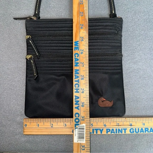 Dooney & Bourke Black‎ Nylon Small Crossbody Bag Hot pink inside 3 zip pockets - Picture 4 of 16